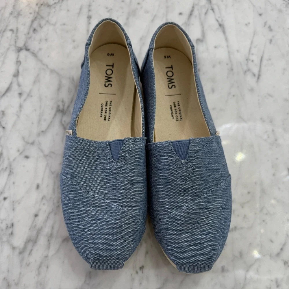 NEW TOMS Denim Blue Casual Slip-Ons Shoes Size 6 - Picture 2 of 6